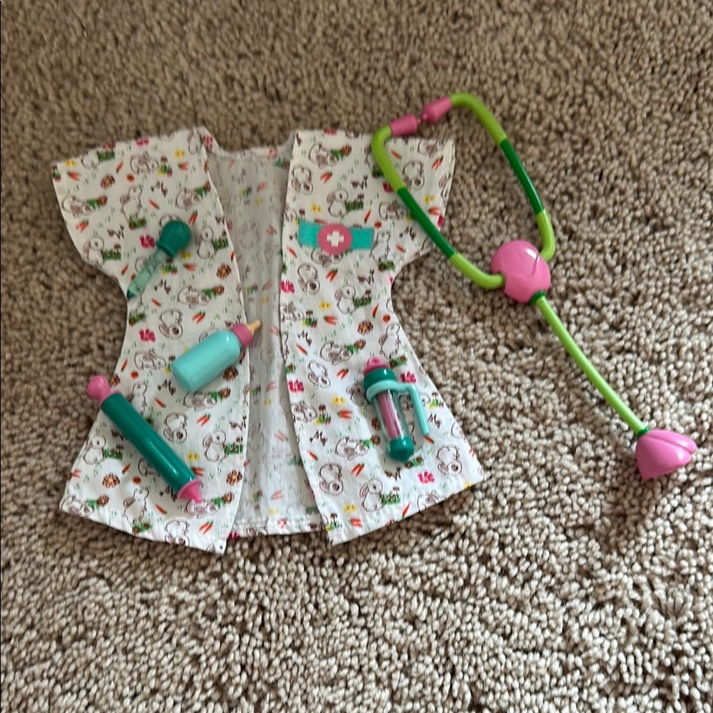 American girl WellieWisher Veterinarian dress up set